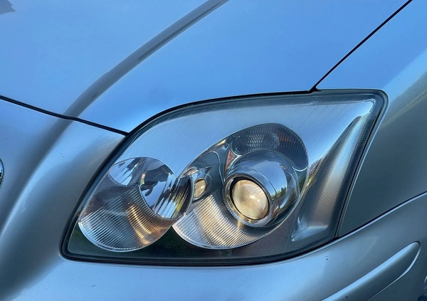 Toyota Avensis cena 14800 przebieg: 164000, rok produkcji 2006 z Radom małe 191